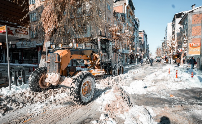 Büyükşehir Belediyesi Ekipleri Çalışmalarını Sürdürüyor