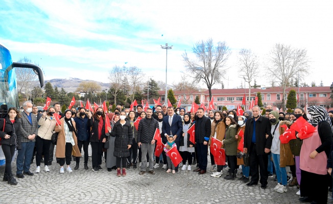 44 Öğrenci Çanakkale'ye Uğurlandı