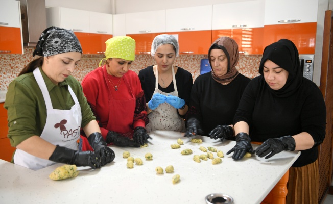 Hanımlar, Ev Ekonomisine Katkı Sağlıyor