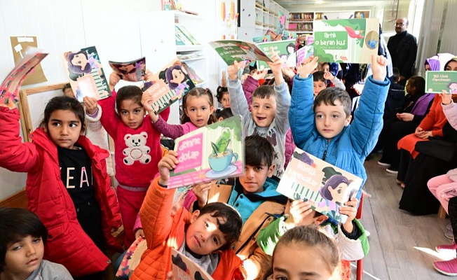 Konteyner Kentte Kalan Çocuklara Masal Dinletisi