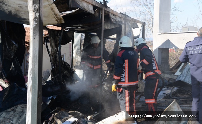 Malatya’da Konteyner Yangınında 1 Yaşındaki Bebek Yaralandı