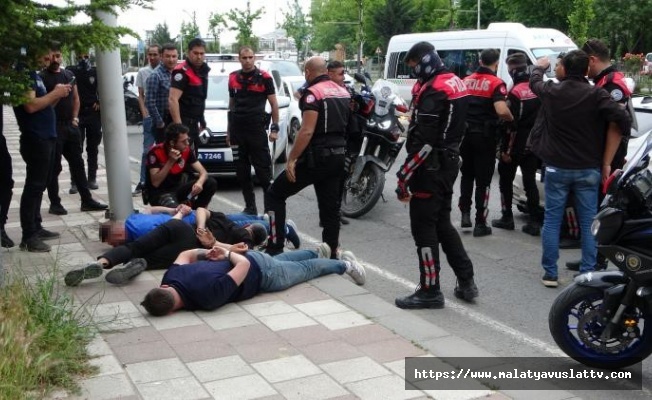 Polisin ’Dur’ İhtarına Uymayarak Kaçan Araç Kaza Yaptı