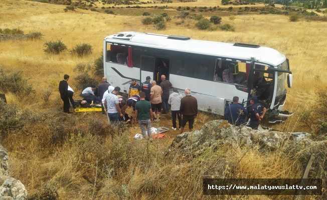 Düğün Yolu Faciaya Dönüştü: 20 Kişi Yaralandı