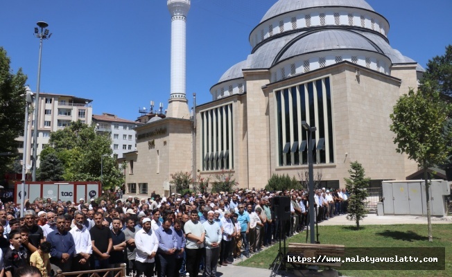 Malatya'da Haniye İçin Gıyabi Cenaze Namazı Kılındı