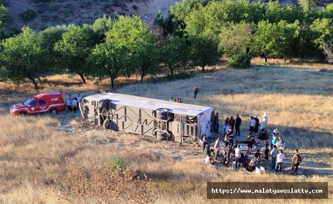 Malatya'da Yolcu Otobüsü Şarampole Uçtu: 22 Yaralı