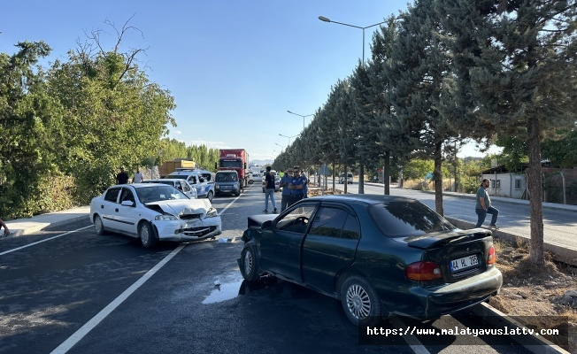 Malatya'da Zincirleme Trafik Kazası: 3 Yaralı