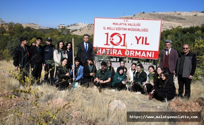 Fidanlar Cumhuriyet İçin Dikildi