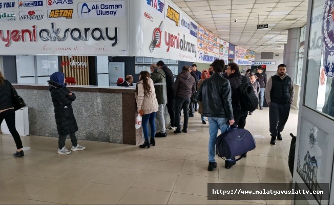 Kar Yağışı, Şehirlerarası Otobüs Seferlerini Aksattı