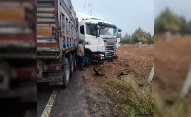 Malatya’da İki Tır Çarpıştı: 1 Ağır Yaralı