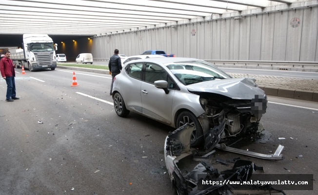 Malatya'da Altgeçitte Zincirleme Kaza: 2 Yaralı