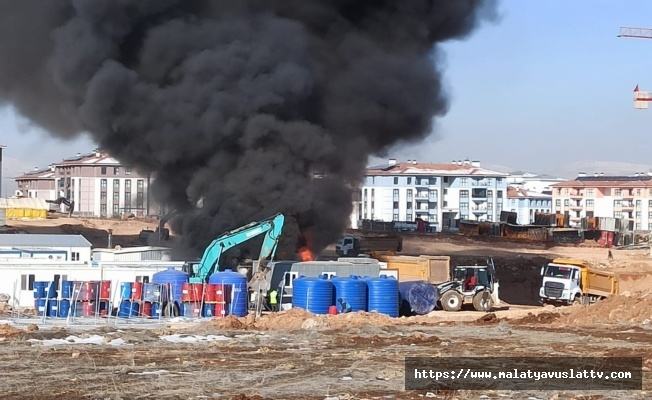 Yeşilyurt'ta İnşaat Şantiyesinde Çıkan Yangın Korkuttu