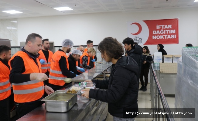 MAGİNDER’den Öğrencilere ve Hasta Yakınlarına İftar Yemeği