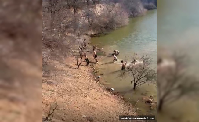 Malatya'da Çocuklar Sıcak Havanın Tadını Çıkardı