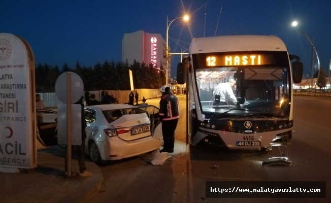 Malatya'da Trambüs İle Otomobil Çarpıştı: 5 Yaralı