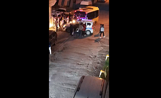 Polis Aracıyla Yolcu Minibüsü Çarpıştı