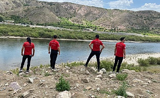 14 Yaşındaki Çocuk Murat Nehri'nde Kayboldu