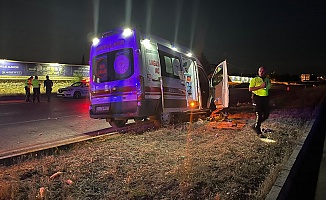 Kontrolden Çıkan Ambulans Refüje Çıktı