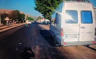 Doğanşehir'de Tırla Minibüs Çarpıştı: 3 Kişi Yaralandı!