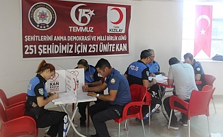 Malatya Polisinden 15 Temmuz Anısına Kan Bağışı