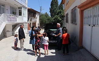 Depremzede Öğrencilere Okul Çantası Hediyesi