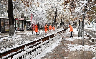 Malatya'da Kar Mesaisi Sürüyor