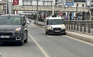 Elazığ’da Hafif Ticari Araçlar Çarpıştı