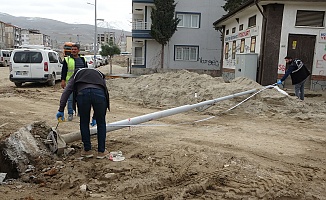 Aydınlatma Direği Üzerine Düşen İşçi Yaralandı